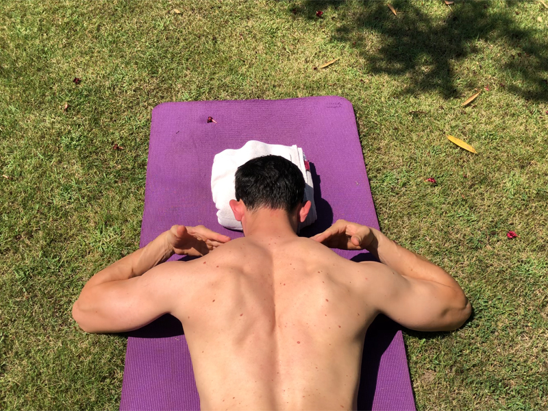 5 exercises to improve posture and decrease the risk of shoulder injury