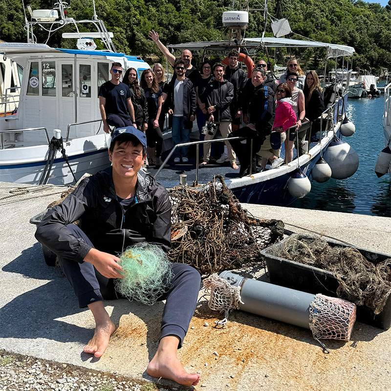 arena and Healthy Seas volunteers during the oceans clean-up mission